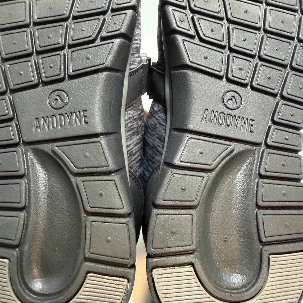 Anodyne No. 11 Sport Trainer Womens 7W Wide Gray Black Comfort Walking Shoes